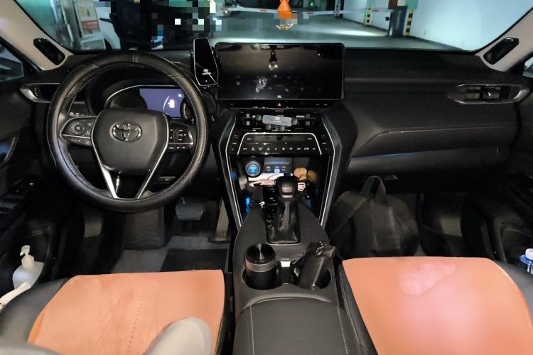 Used Toyota Venza 2022 Dual-Engine 2.5L CVT Two-Wheel Drive Prestige Edition Center Console