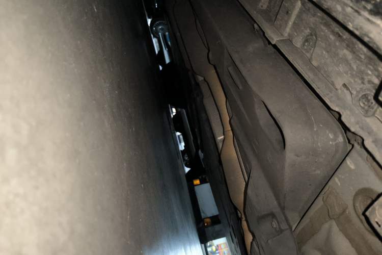 Used Toyota Venza 2022 Dual-Engine 2.5L CVT Two-Wheel Drive Prestige Edition Chassis Front Right