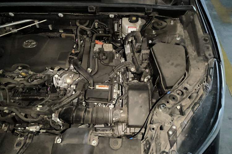Used Toyota Venza 2022 Dual-Engine 2.5L CVT Two-Wheel Drive Prestige Edition Engine Bay Left