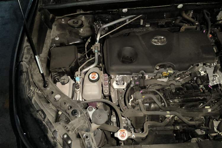 Used Toyota Venza 2022 Dual-Engine 2.5L CVT Two-Wheel Drive Prestige Edition Engine Bay Right