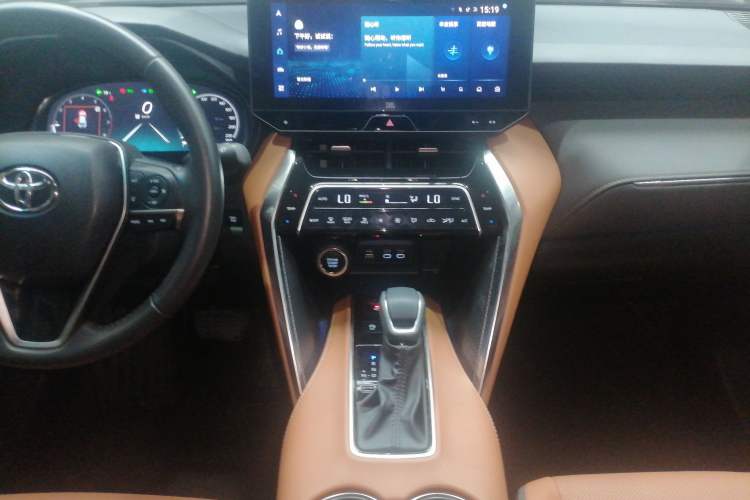 Used Toyota Venza 2023 2.0L CVT Two-Wheel Drive Prestige Version Audio And AC Panel