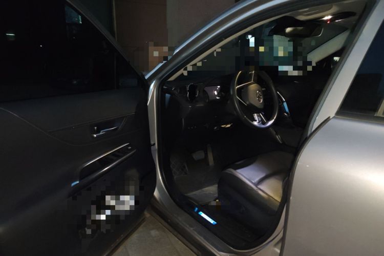 Used Toyota Venza 2022 2.0L CVT Two-Wheel Drive Prestige Edition Driver Seat