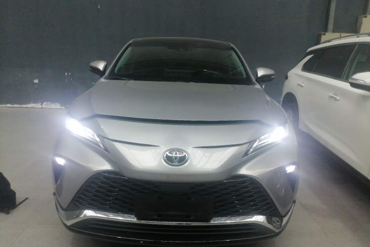 Used Toyota Venza 2023 2.0L CVT Two-Wheel Drive Prestige Version Front