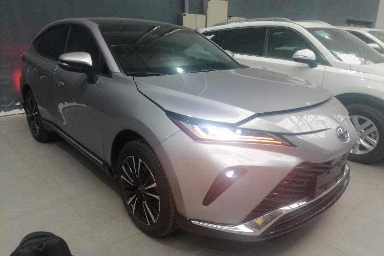 Used Toyota Venza 2023 2.0L CVT Two-Wheel Drive Prestige Version Front Right 45 Deg