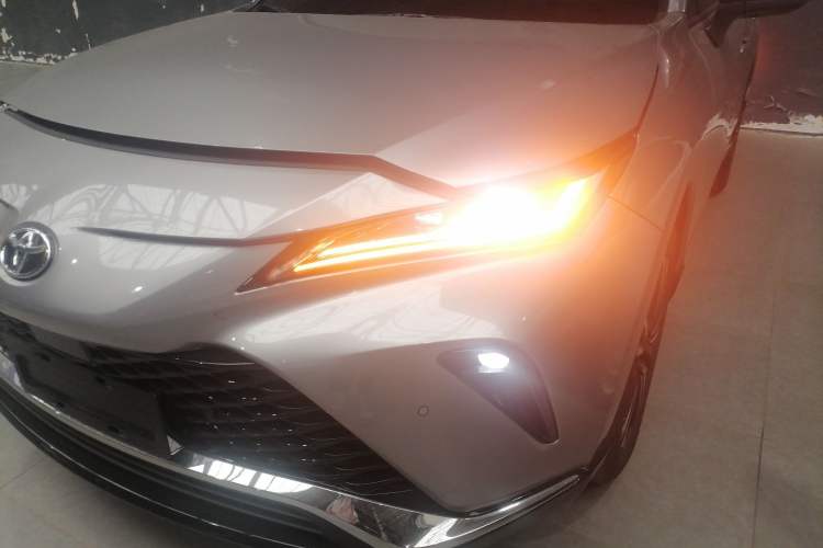 Used Toyota Venza 2023 2.0L CVT Two-Wheel Drive Prestige Version Left Front Headlight