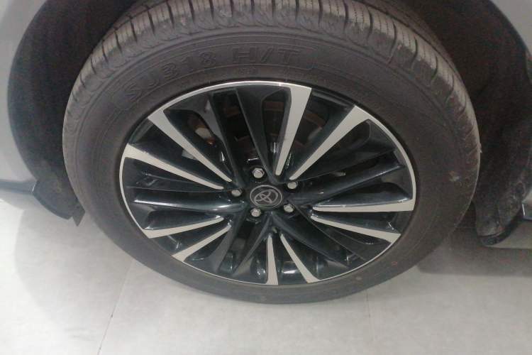 Used Toyota Venza 2023 2.0L CVT Two-Wheel Drive Prestige Version Left Front Wheel Hub