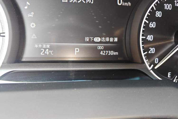 Used Toyota Venza 2023 2.0L CVT Two-Wheel Drive Luxury Edition Odometer Close Up