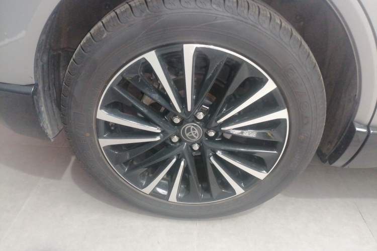 Used Toyota Venza 2023 2.0L CVT Two-Wheel Drive Prestige Version Right Rear Wheel Hub