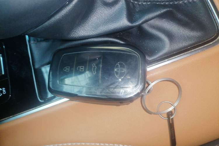 Used Toyota Venza 2023 2.0L CVT Two-Wheel Drive Prestige Version Vehicle Key