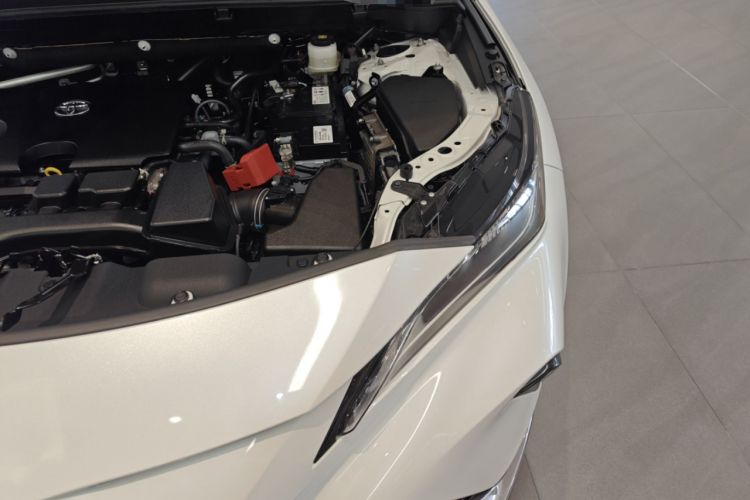 Used Toyota Venza 2023 2.0L CVT Two-Wheel Drive Luxury Edition Engine Bay Left