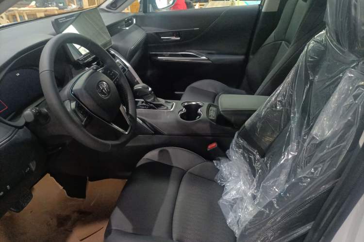 Used Toyota Venza 2023 2.0L CVT Two-Wheel Drive Prestige Version Interior 1