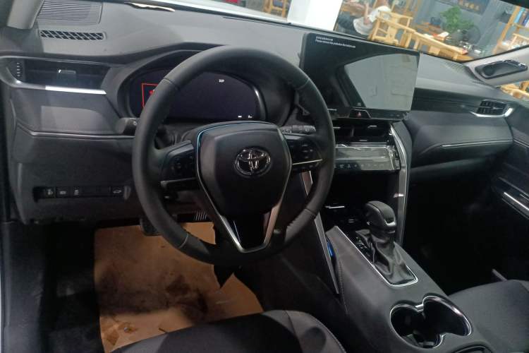 Used Toyota Venza 2023 2.0L CVT Two-Wheel Drive Prestige Version Interior 2
