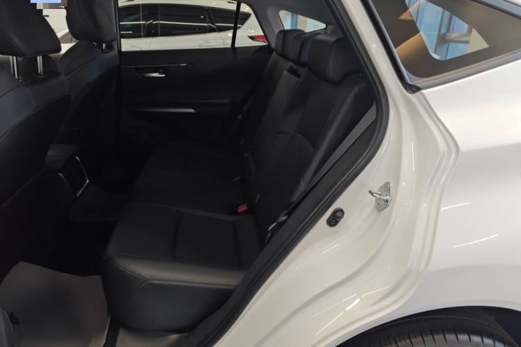Used Toyota Venza 2023 2.0L CVT Two-Wheel Drive Luxury Edition Left Rear Seat