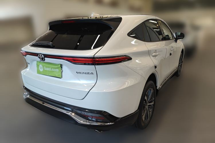 Used Toyota Venza 2023 2.0L CVT Two-Wheel Drive Luxury Edition Rear Right 45 Deg