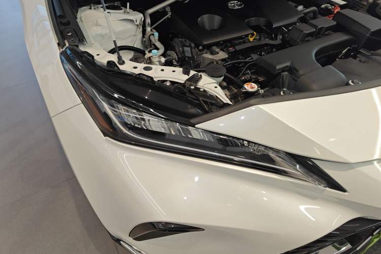Used Toyota Venza 2023 2.0L CVT Two-Wheel Drive Luxury Edition Right Front Headlight