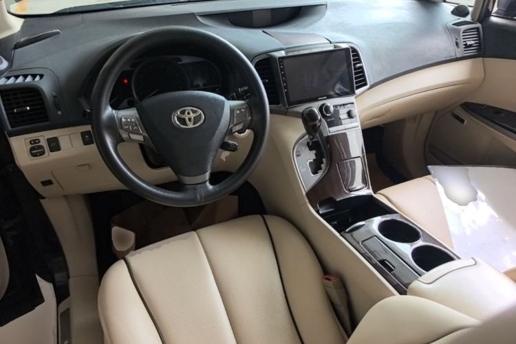Used Toyota Venza  Center Console