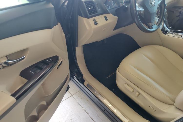 Used Toyota Venza  Driver Seat