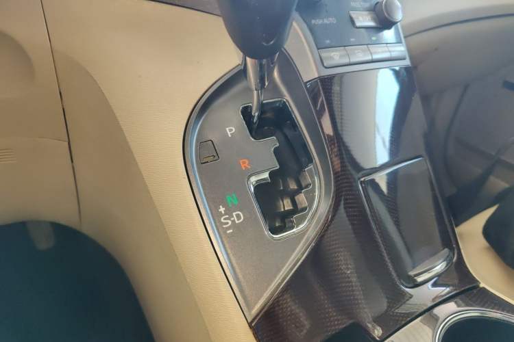 Used Toyota Venza  Gear Lever
