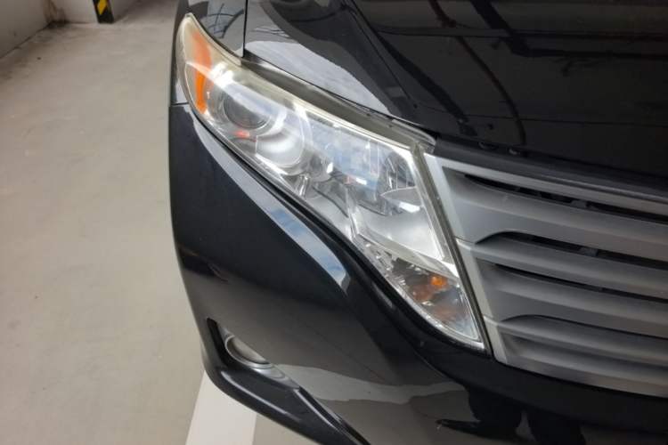 Used Toyota Venza  Right Front Headlight