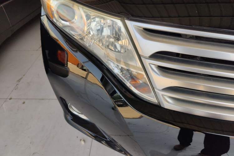 Used Toyota Venza  Right Front Headlight