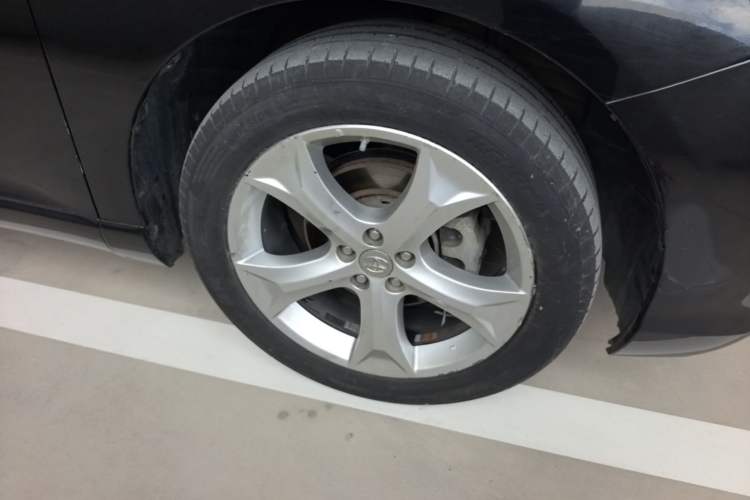 Used Toyota Venza  Right Front Wheel Hub