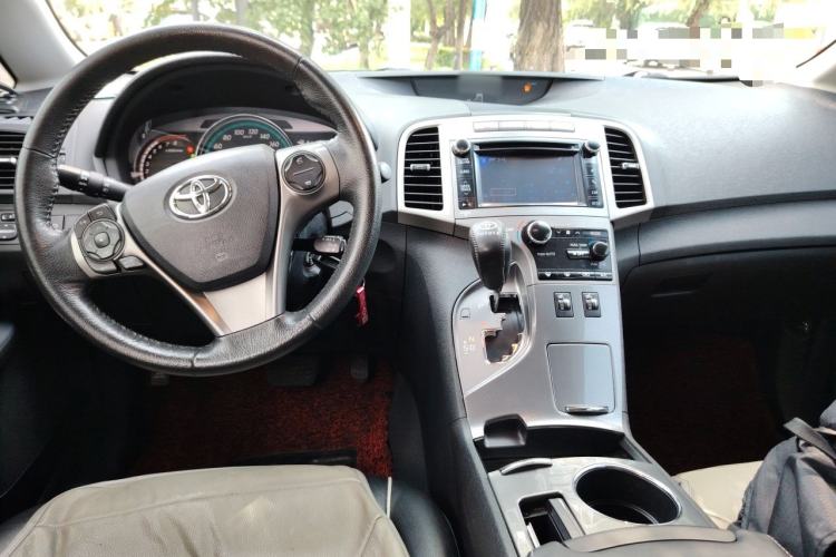 Used Toyota Venza 2013 2.7L 4x4 Luxury Edition Center Console