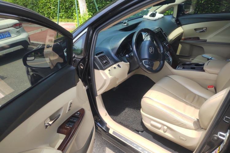 Used Toyota Venza 2013 2.7L Two-Wheel-Drive Luxury Edition Driver Seat