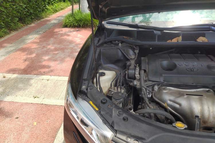 Used Toyota Venza 2013 2.7L Two-Wheel-Drive Luxury Edition Engine Bay Right
