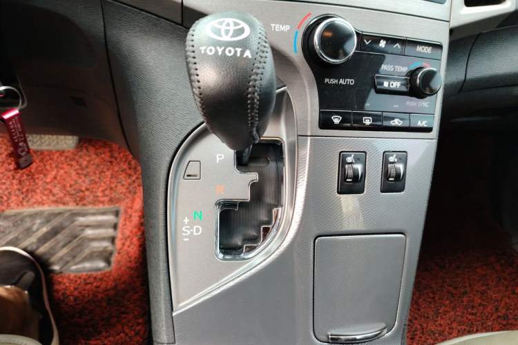 Used Toyota Venza 2013 2.7L 4x4 Luxury Edition Gear Lever