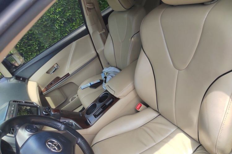 Used Toyota Venza 2013 2.7L Two-Wheel-Drive Luxury Edition Left Front Seat