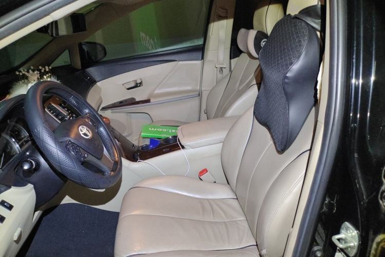 Used Toyota Venza 2013 2.7L Two-Wheel-Drive Luxury Edition Left Front Seat