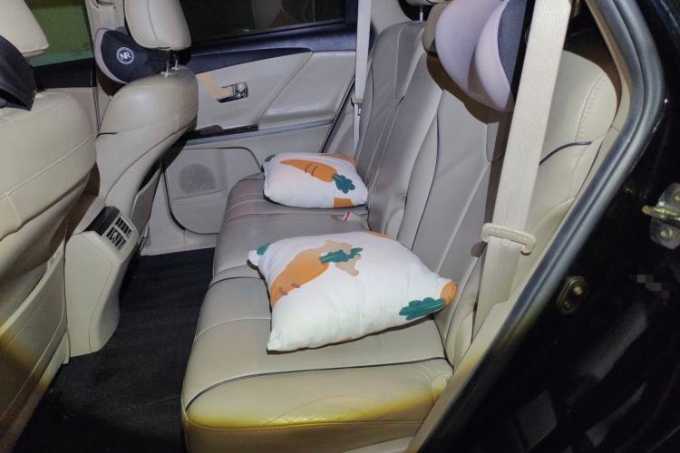 Used Toyota Venza 2013 2.7L Two-Wheel-Drive Luxury Edition Left Rear Seat