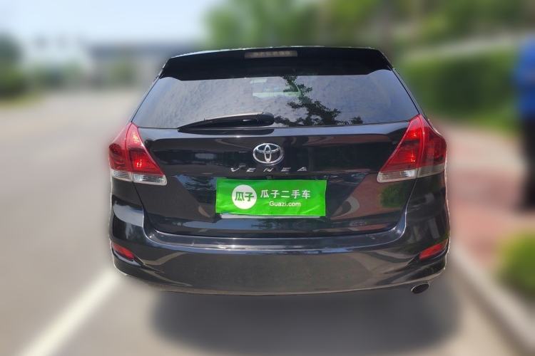 Used Toyota Venza 2013 2.7L Two-Wheel-Drive Luxury Edition Rear