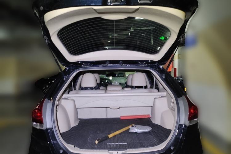 Used Toyota Venza 2013 2.7L Two-Wheel-Drive Luxury Edition Trunk