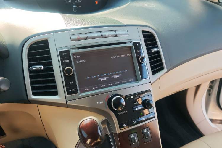 Used Toyota Venza 2013 2.7L Two-Wheel-Drive Luxury Edition Audio And AC Panel
