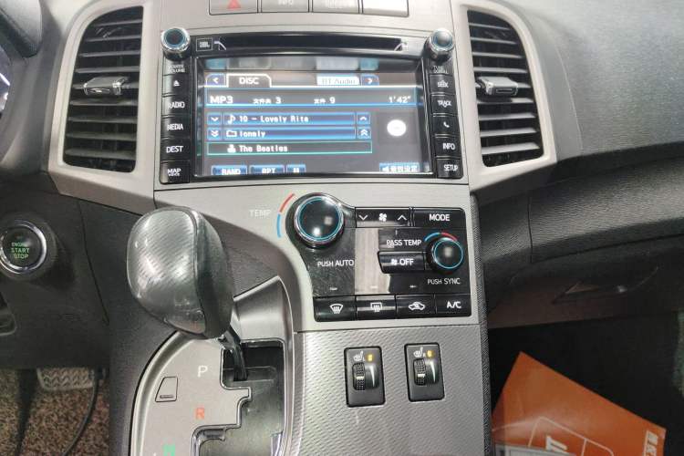 Used Toyota Venza 2013 2.7L Four-Wheel Drive Ultimate Edition Audio And AC Panel