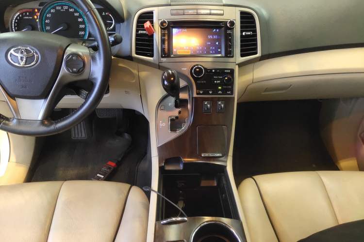 Used Toyota Venza 2013 2.7L Two-Wheel-Drive Luxury Edition Audio And AC Panel