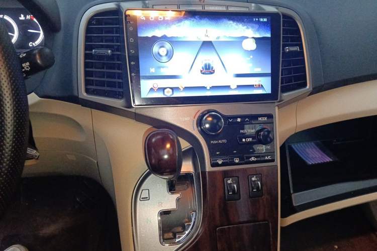 Used Toyota Venza 2013 2.7L 4x4 Luxury Edition Audio And AC Panel