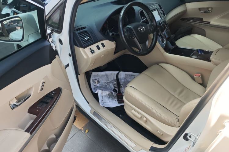 Used Toyota Venza 2013 2.7L Two-Wheel-Drive Luxury Edition Driver Seat