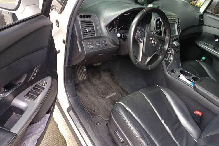 Used Toyota Venza 2013 2.7L 4x4 Luxury Edition Driver Seat
