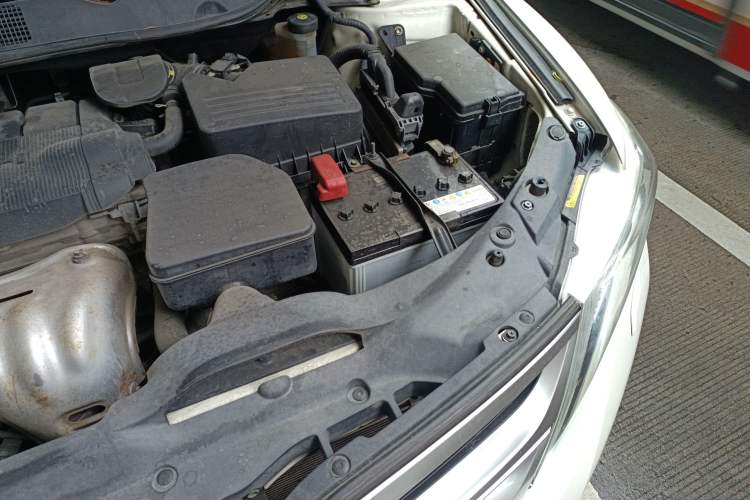 Used Toyota Venza 2013 2.7L 4x4 Luxury Edition Engine Bay Left