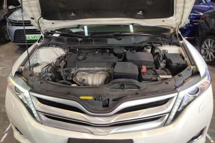 Used Toyota Venza 2013 2.7L Two-Wheel-Drive Luxury Edition Engine Bay