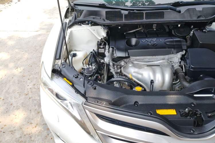 Used Toyota Venza 2013 2.7L Four-Wheel Drive Ultimate Edition Engine Bay Right