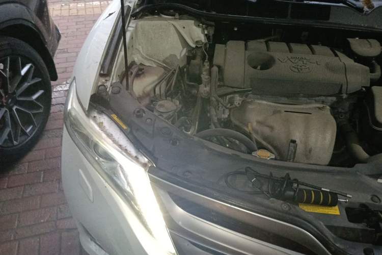 Used Toyota Venza 2013 2.7L 4x4 Luxury Edition Engine Bay Right