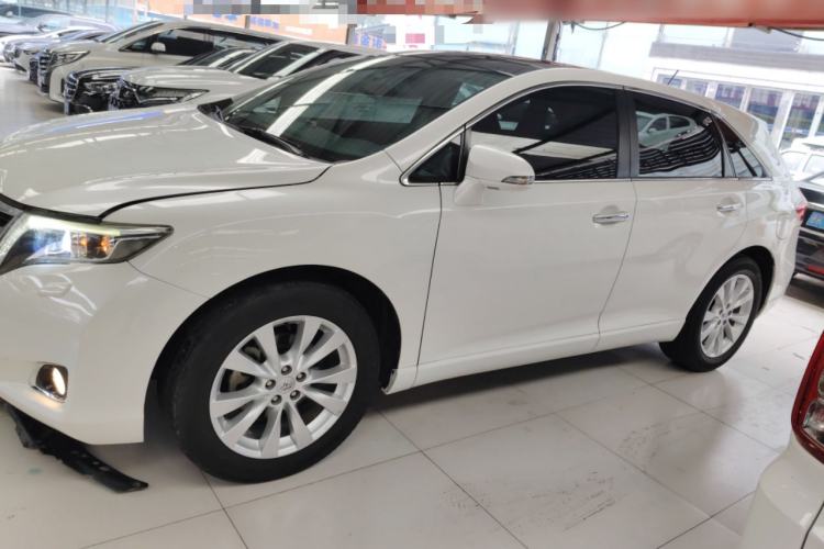 Used Toyota Venza 2013 2.7L Four-Wheel Drive Ultimate Edition Exterior 3