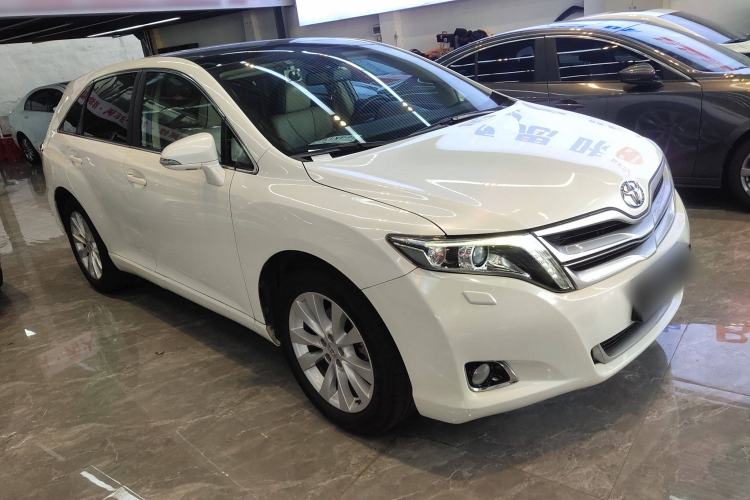 Used Toyota Venza 2013 2.7L Two-Wheel-Drive Luxury Edition Front Right 45 Deg