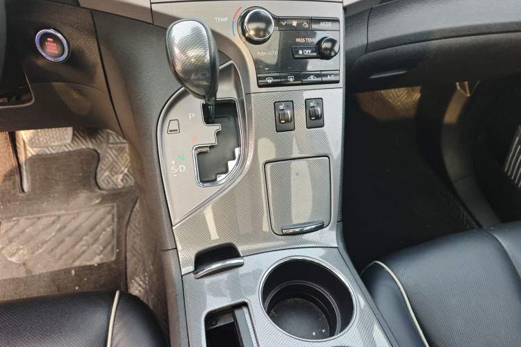 Used Toyota Venza 2013 2.7L 4x4 Luxury Edition Gear Lever
