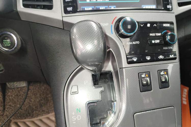 Used Toyota Venza 2013 2.7L Four-Wheel Drive Ultimate Edition Gear Lever