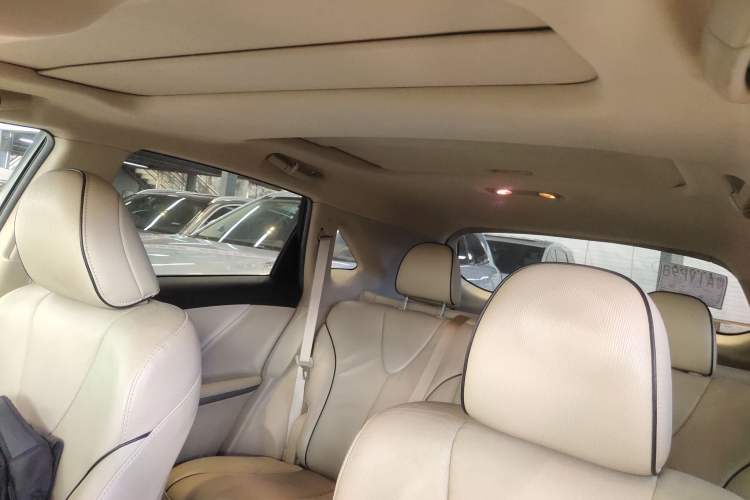 Used Toyota Venza 2013 2.7L Two-Wheel-Drive Luxury Edition Headliner