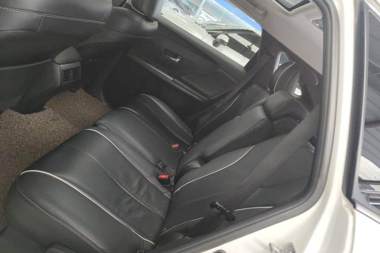Used Toyota Venza 2013 2.7L Four-Wheel Drive Ultimate Edition Interior 4
